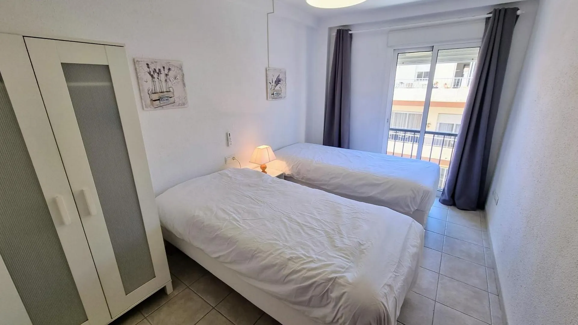 La Caracola II Beachfront & City Center Apartment فوينخيرولا