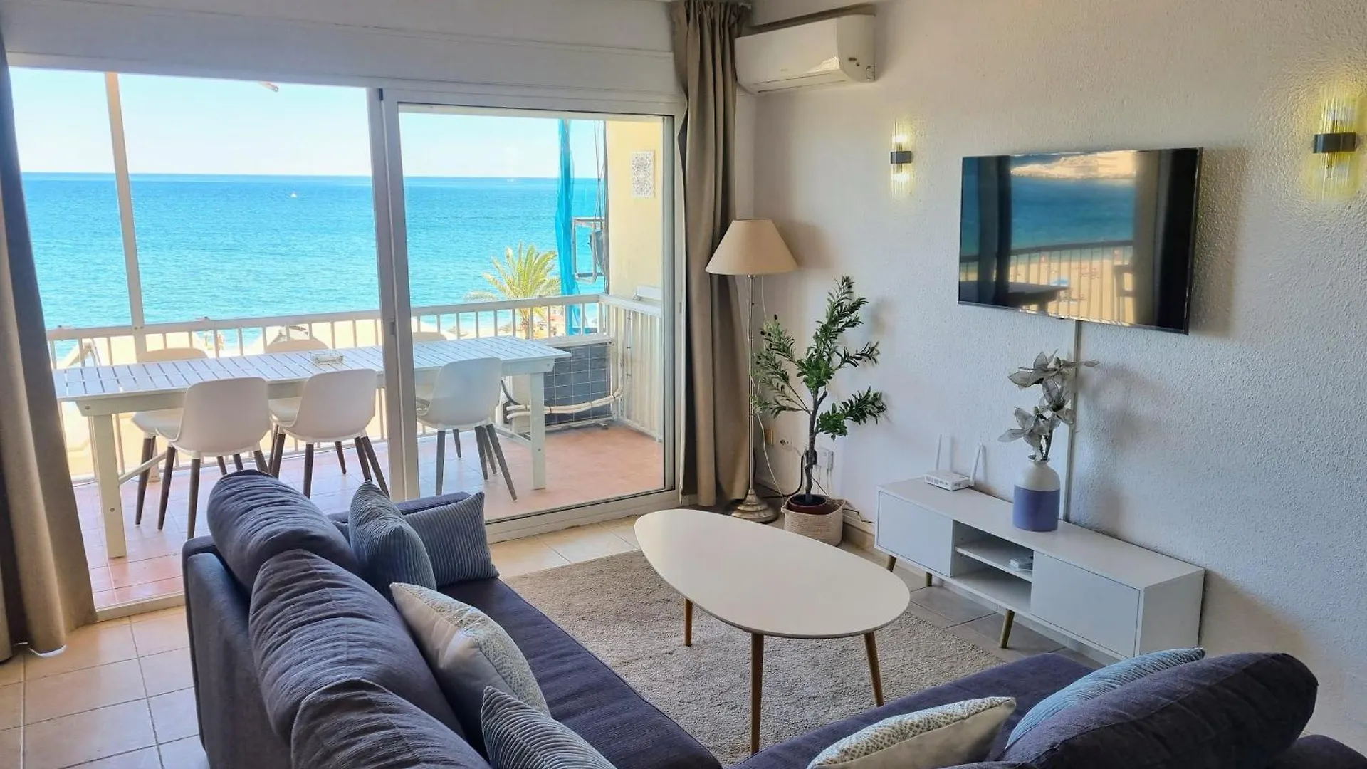 La Caracola II Beachfront & City Center Apartment Fuengirola